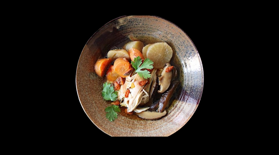 Meistern Sie die Kunst der klassischen Hühnerknochenbrühe